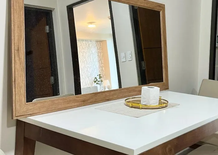 Cozi 1br Grand Hyatt Bgc Wifi Pool * Manila