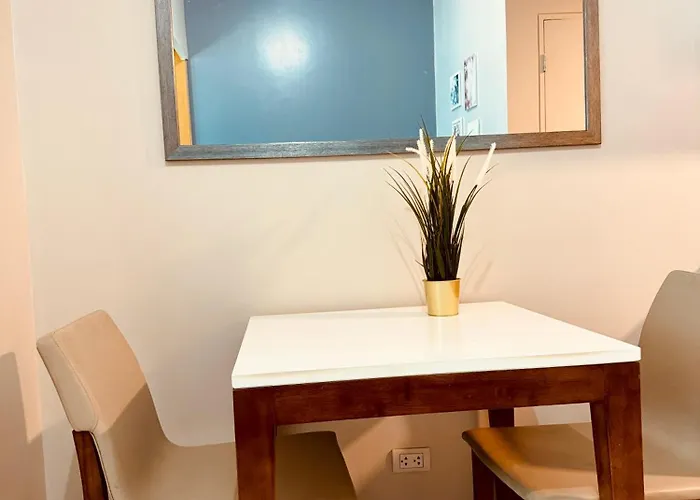 Cozi 1br Grand Hyatt Bgc Wifi Pool * Manila