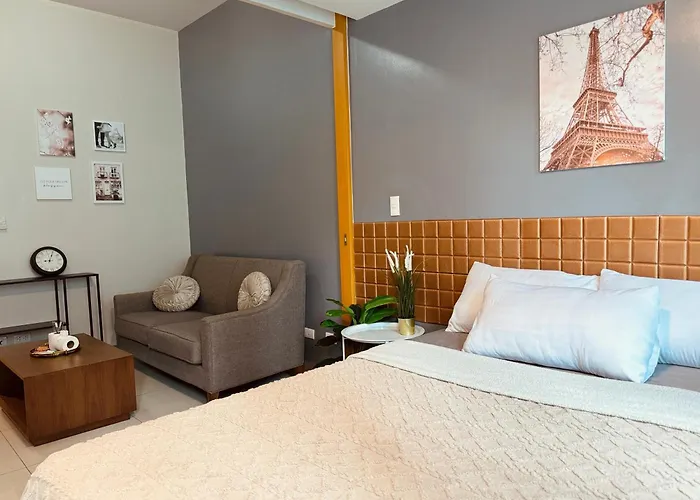 Cozi 1br Grand Hyatt Bgc Wifi Pool Apartment