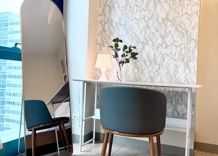 Cozi 1br Grand Hyatt Bgc Wifi Pool Apartment *