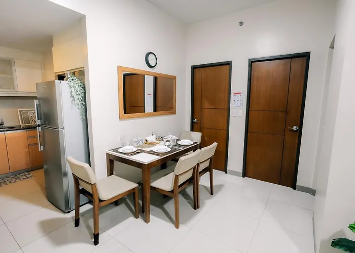 Cozi 1br Grand Hyatt Bgc Wifi Pool Manila