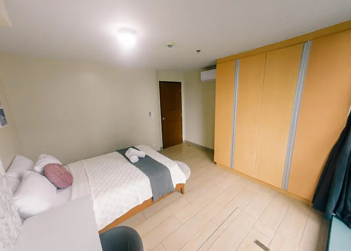 Cozi 1br Grand Hyatt Bgc Wifi Pool *