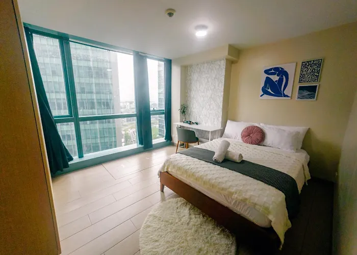 Cozi 1br Grand Hyatt Bgc Wifi Pool Manila