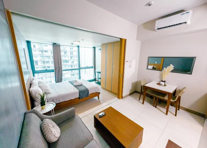 Cozi 1br Grand Hyatt Bgc Wifi Pool Apartment